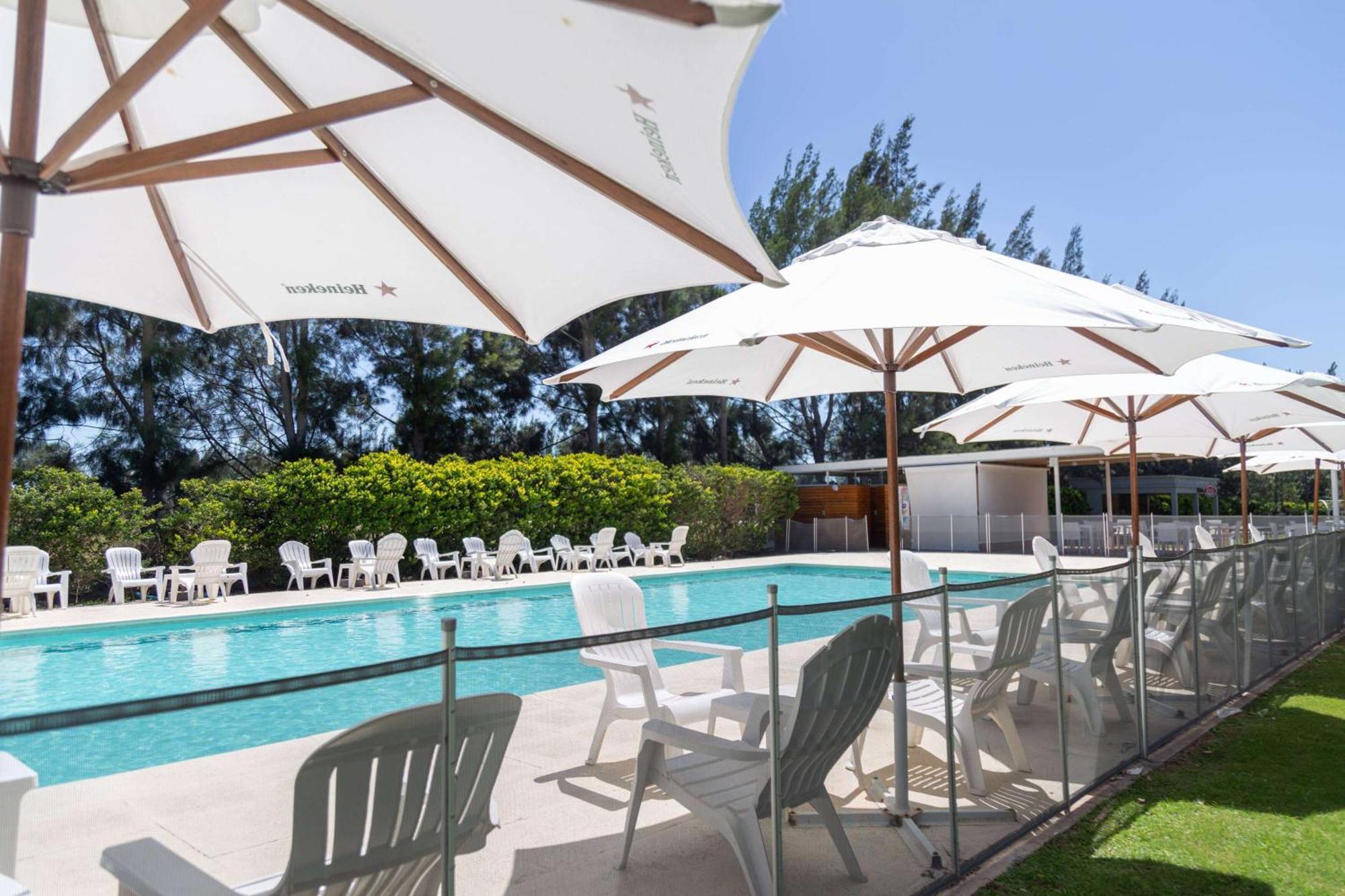 Howard Johnson Hotel & Resort Funes Exterior photo